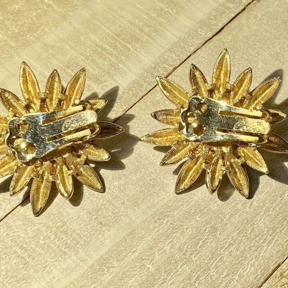 CORO Vintage Chic Signed Gold Tone Flower Rhinestone Clip Back Earrings Classic - Picture 4 of 10